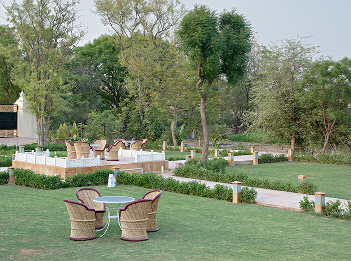 Budget class hotel in Jaipur with garden